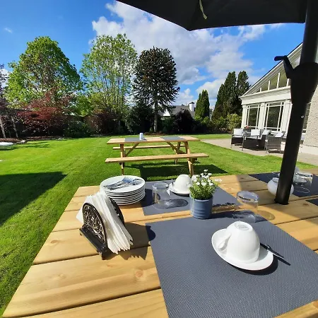 Holiday home The Garden Of Warren Boutique